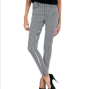 TRIPP NYC black and white narrow vertical striped jeans size 26 / 3 like new